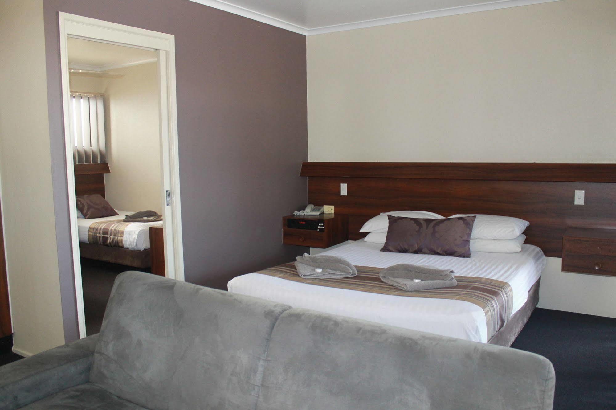 Sarina Motor Inn Kültér fotó